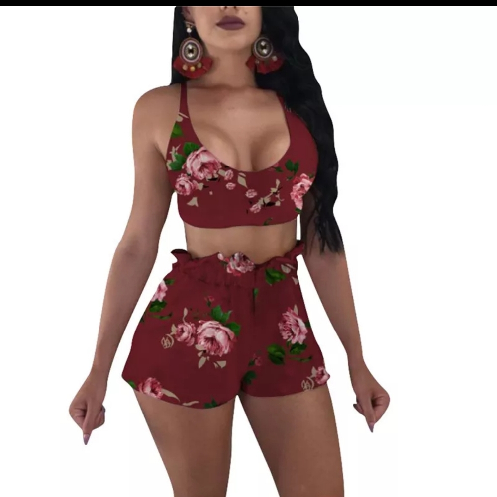 Beautiful 2pc Floral Print Crop Top and Shorts Set